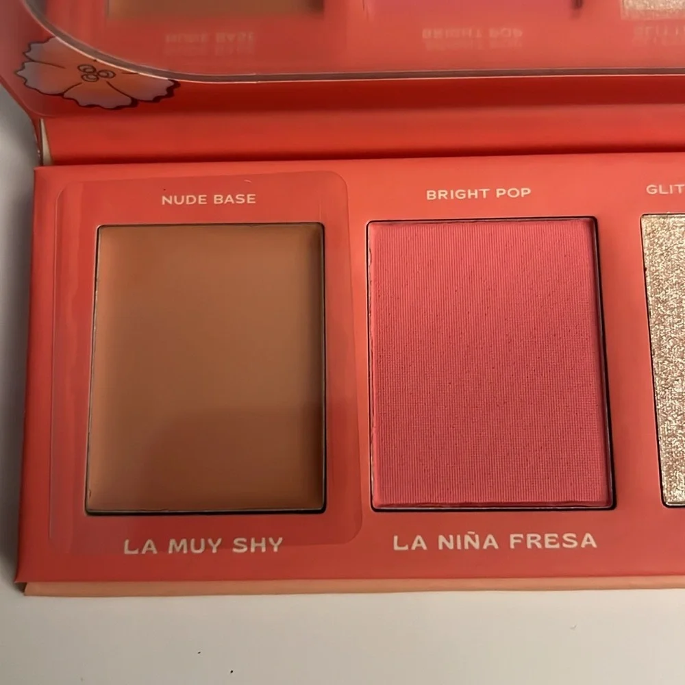 New in Box Alamar Cosmetics Cheek Palette Blush Viva Las Cheekas Fair/Light
